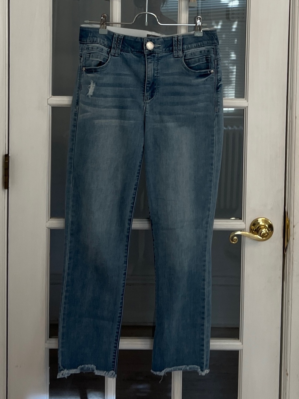 DEMOCRACY Women's Ab Solution Fit Technology Frayed Hem Straight Leg Jeans